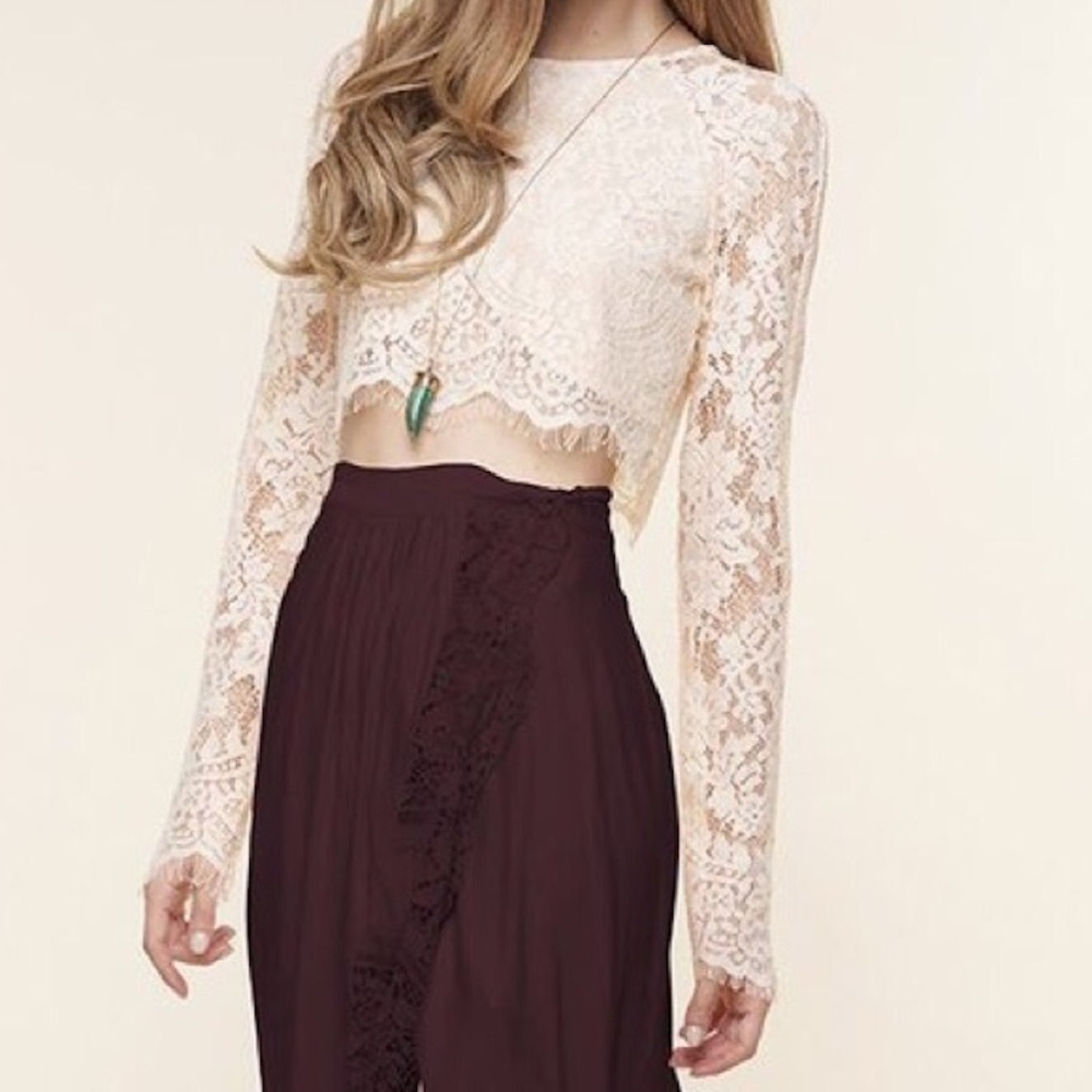 The Jetset Diaries Piazza Lace Crop Top In Blush